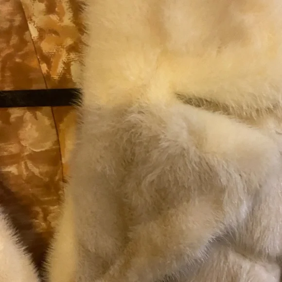 VINTAGE WHITE MINK AND LEATHER COAT - Picture 7 of 15